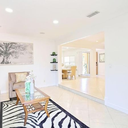 5 Rooms Villa Near Disneyland, Golf Course And Trial To Beach Santa Ana Kültér fotó
