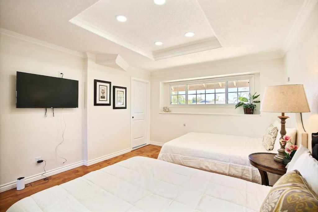 5 Rooms Villa Near Disneyland, Golf Course And Trial To Beach Santa Ana Kültér fotó